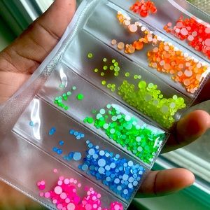 1600 pz neon rigsthones